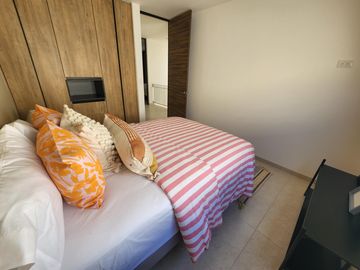 Casa en Venta Cimatario, Estudio, Amplios Espacios