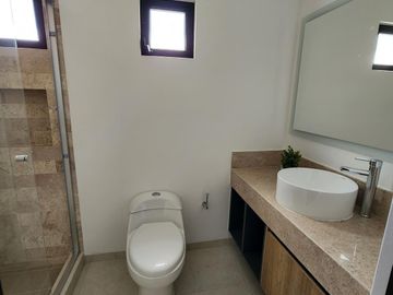 Casa en Venta Cimatario, Estudio, Amplios Espacios
