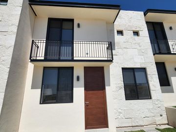 Casa en Venta Cimatario, Estudio, Amplios Espacios