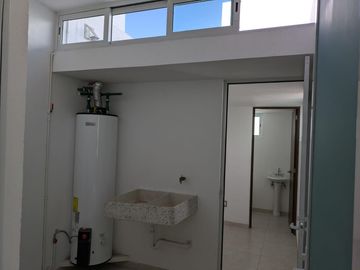 Casa en Venta Juriquilla, Sala de Tv, Estudio o 4ta Recámara, Amplios Espacios
