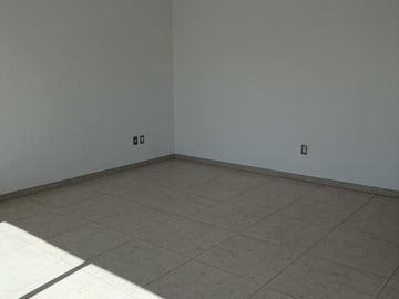 Casa en Venta Juriquilla, Sala de Tv, Estudio o 4ta Recámara, Amplios Espacios