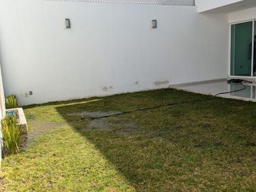 Casa en Venta Juriquilla, Sala de Tv, Estudio o 4ta Recámara, Amplios Espacios