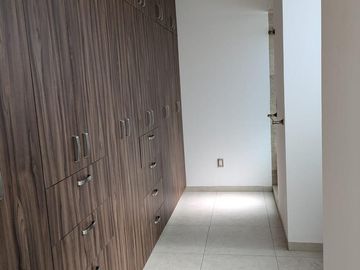 Casa en Venta Juriquilla, Sala de Tv, Estudio o 4ta Recámara, Amplios Espacios