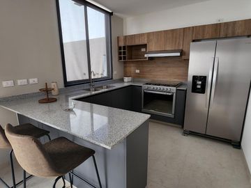 Casa en Venta Cimatario, 3 Recámaras, Estudio