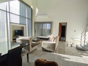 Casa en venta de 3 dormitorios c/ cochera en San Rafael