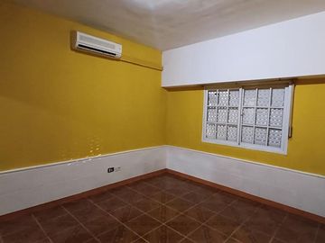 CASA DE 3 AMBIENTES EN MERLO