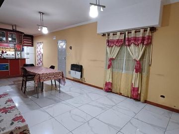 CASA DE 3 AMBIENTES EN MERLO