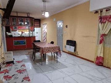 CASA DE 3 AMBIENTES EN MERLO