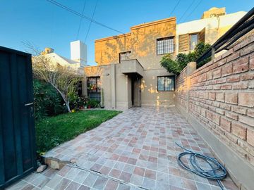 CASA 3 DORMITORIOS, 2 BAÑOS B° FUCHS-APTO CRÉDITO