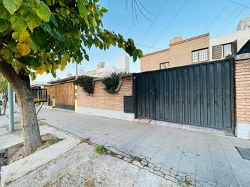 CASA 3 DORMITORIOS, 2 BAÑOS B° FUCHS-APTO CRÉDITO