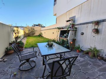 CASA 4 AMBIENTES VILLA LUZURIAGA VENTA APTO CREDIT