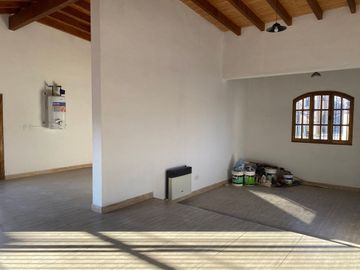 HERMOSA CASA EN VENTA, 2 DORM, TUNUYAN