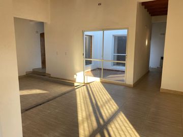 HERMOSA CASA EN VENTA, 2 DORM, TUNUYAN