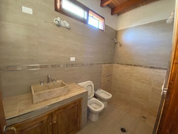 HERMOSA CASA EN VENTA, 2 DORM, TUNUYAN