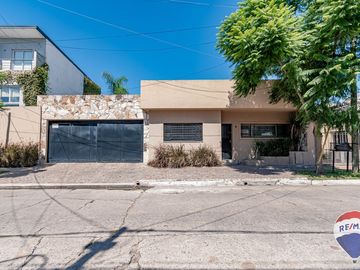 Casa Venta Bernal Centro 5 amb piscina jardin