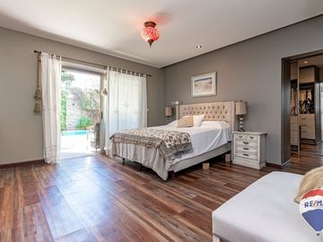 Casa Venta Bernal Centro 5 amb piscina jardin