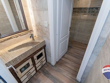 Casa Venta Bernal Centro 5 amb piscina jardin