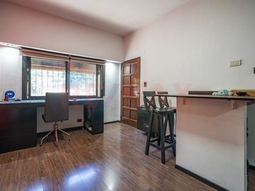 VENTA CASA 5 AMB PATIO QUINCHO COCHERA VERSALLES