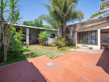 VENTA CASA 5 AMB PATIO QUINCHO COCHERA VERSALLES