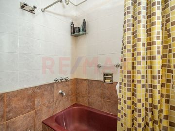 VENTA CASA 5 AMB PATIO QUINCHO COCHERA VERSALLES
