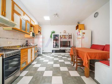 VENTA CASA 5 AMB PATIO QUINCHO COCHERA VERSALLES