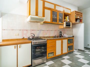 VENTA CASA 5 AMB PATIO QUINCHO COCHERA VERSALLES