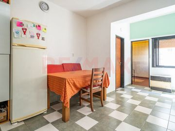 VENTA CASA 5 AMB PATIO QUINCHO COCHERA VERSALLES