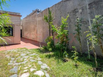 VENTA CASA 5 AMB PATIO QUINCHO COCHERA VERSALLES