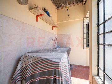 VENTA CASA 5 AMB PATIO QUINCHO COCHERA VERSALLES