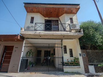 VENTA PH TIPO CASA 5 AMB-VILLA LUZURIAGA-PERMUTA