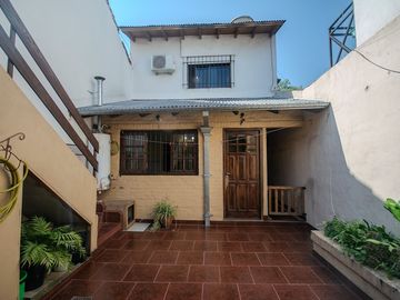 VENTA PH TIPO CASA 5 AMB-VILLA LUZURIAGA-PERMUTA