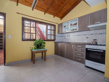 VENTA PH TIPO CASA 5 AMB-VILLA LUZURIAGA-PERMUTA