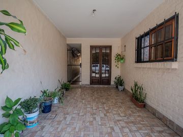 VENTA PH TIPO CASA 5 AMB-VILLA LUZURIAGA-PERMUTA