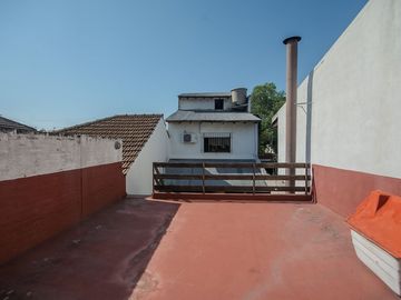 VENTA PH TIPO CASA 5 AMB-VILLA LUZURIAGA-PERMUTA