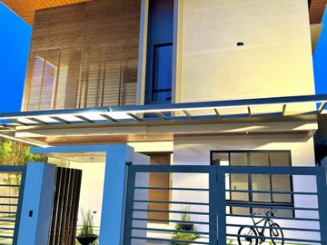 Brand New Modern House for Sale in BF Homes With Pool