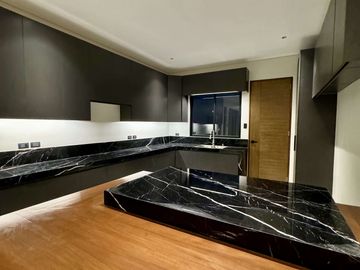 Brand New Modern House for Sale in BF Homes With Pool