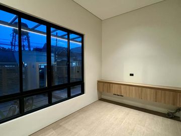 Brand New Modern House for Sale in BF Homes With Pool