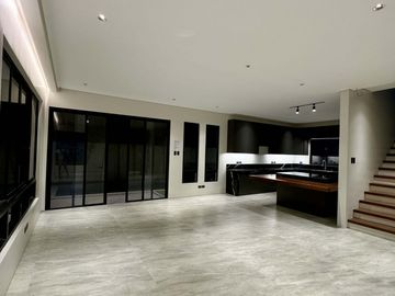 Brand New Modern House for Sale in BF Homes With Pool