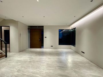 Brand New Modern House for Sale in BF Homes With Pool