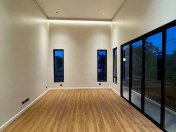 Brand New Modern House for Sale in BF Homes With Pool