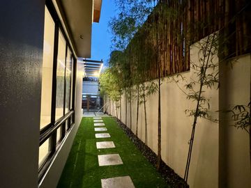 Brand New Modern House for Sale in BF Homes With Pool