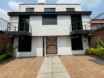 CERRADA SANTA CLARA 172 Casa en venta en Santa María Tepepan