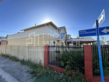 Casa en Venta en Casa Esquina Portal el Libertador Ampliada, Chillán