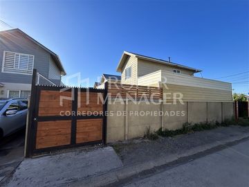 Casa en Venta en Casa Esquina Portal el Libertador Ampliada, Chillán