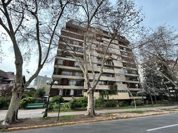 Departamento en Venta en Amplio departamento. El Bosque/Lota, metro Tobalaba. Colegio Trewhelas