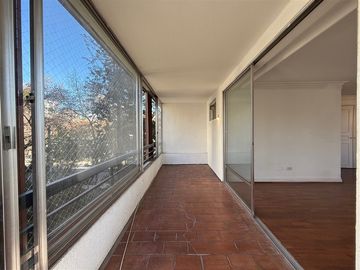 Departamento en Venta en Amplio departamento. El Bosque/Lota, metro Tobalaba. Colegio Trewhelas