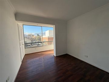 Departamento en Venta en Amplio departamento. El Bosque/Lota, metro Tobalaba. Colegio Trewhelas