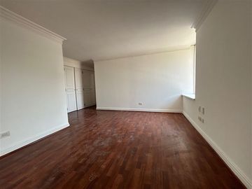 Departamento en Venta en Amplio departamento. El Bosque/Lota, metro Tobalaba. Colegio Trewhelas