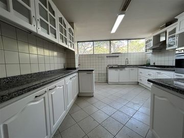 Departamento en Venta en Amplio departamento. El Bosque/Lota, metro Tobalaba. Colegio Trewhelas