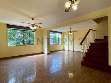 Dúplex en Venta en Urb. Las Palmeras, Los Olivos